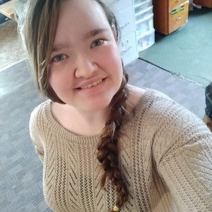 Meet your Posher, Cassandra